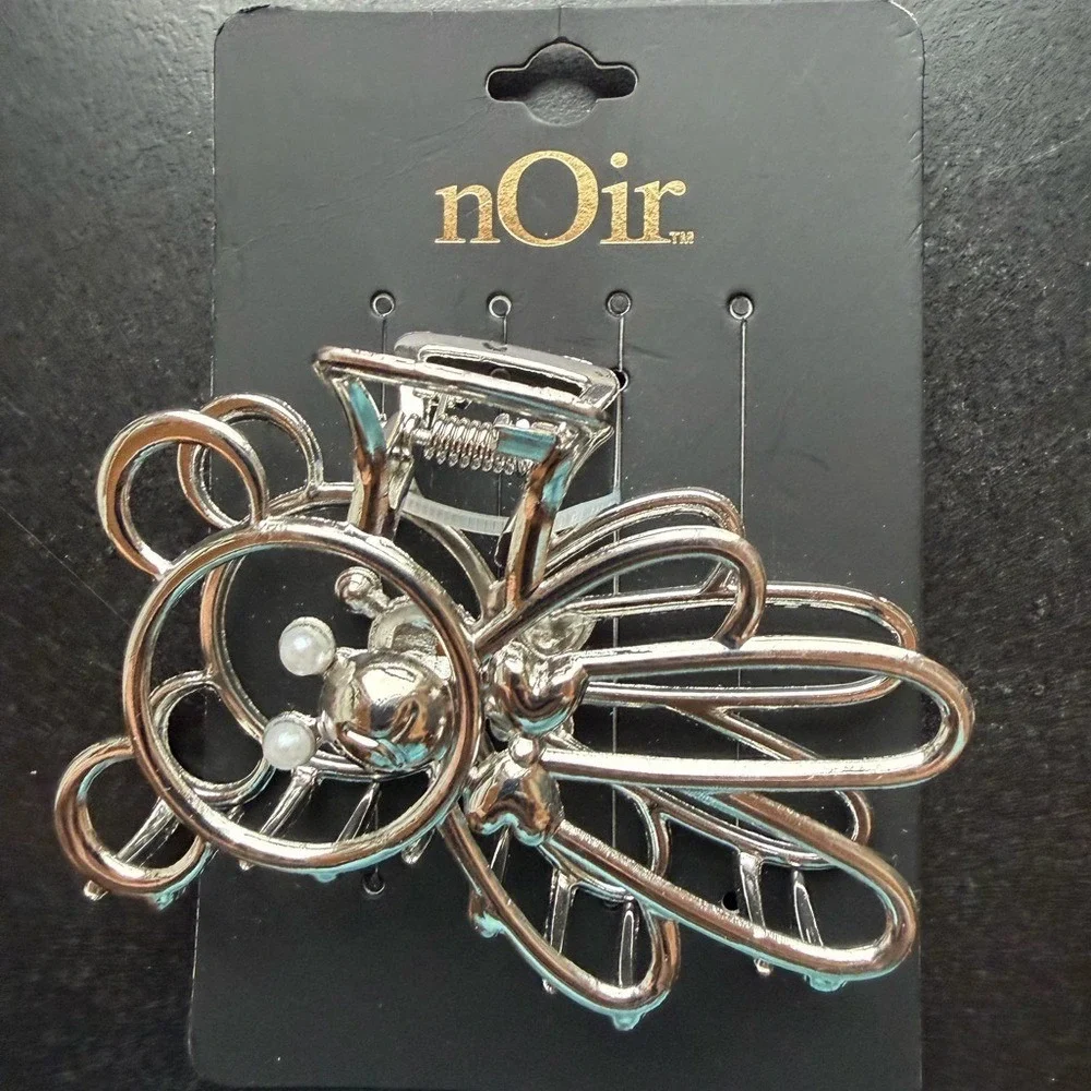 nOir Silver Bear Hair Claw Clip with Faux Pearl Accents Y2K Coquette